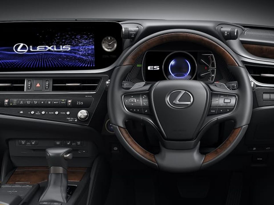 The Lexus ES interior