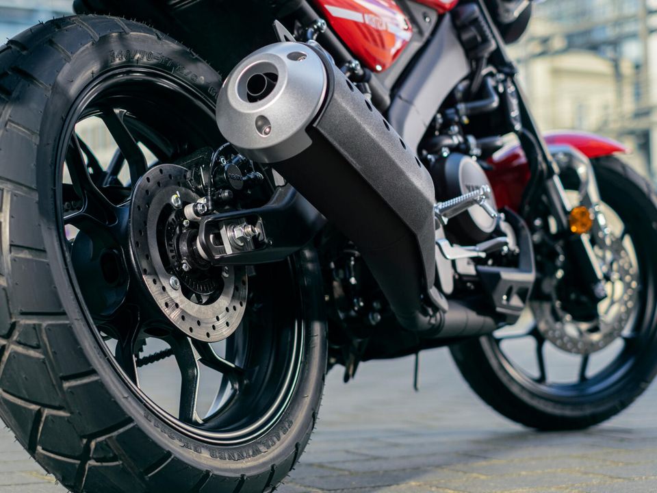Yamaha's XSR 125 has a decent power-to-weight ratio
