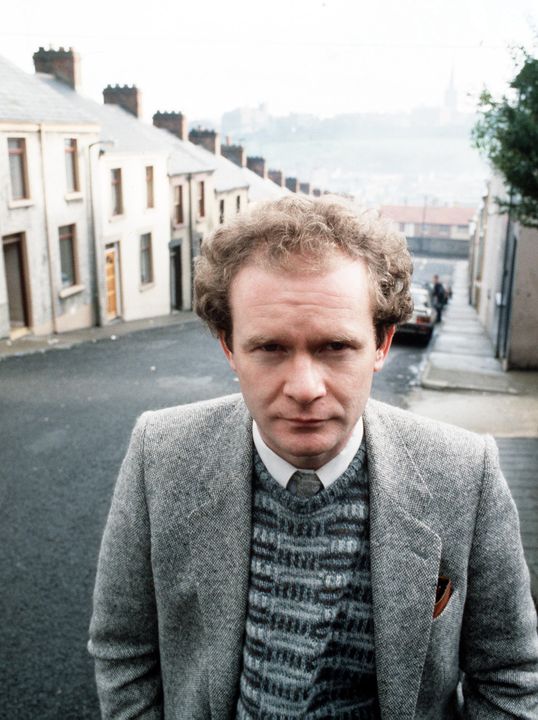 PACEMAKER PRESS INTL. BELFAST. Martin McGuinness pictured in Derry with Rossville Flats in background and other street scenes. 11/11/85.
1148/85/bwc 