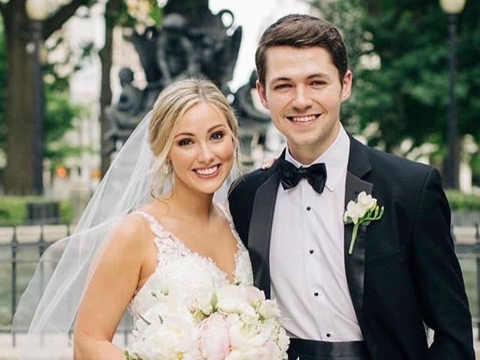 Damian McGinty (Glee) with wife Anna Claire Sneed

Eddie copy

Sunday Sep 25