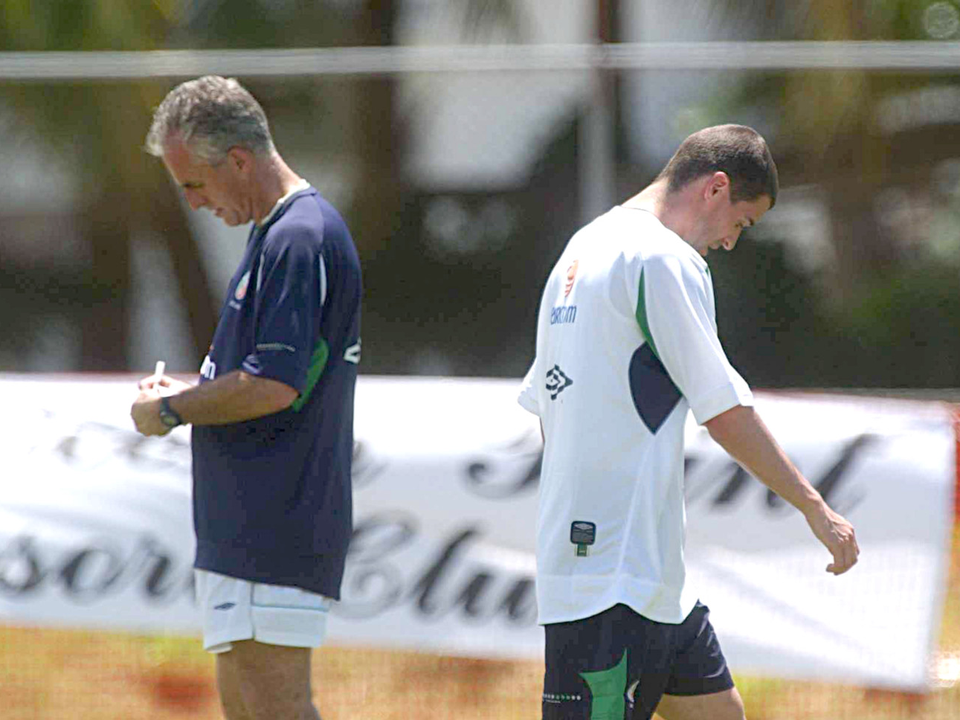 Ireland manager Mick McCarthy and Ireland captain Roy Keane (right)