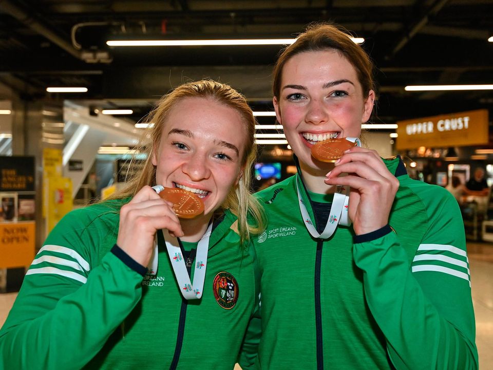 Amy Broadhurst and Lisa O'Rourke of Ireland at Dublin Airport on their return from the IBA Women's World Boxing Championships 2022 in Turkey. Picture: Sportsfile