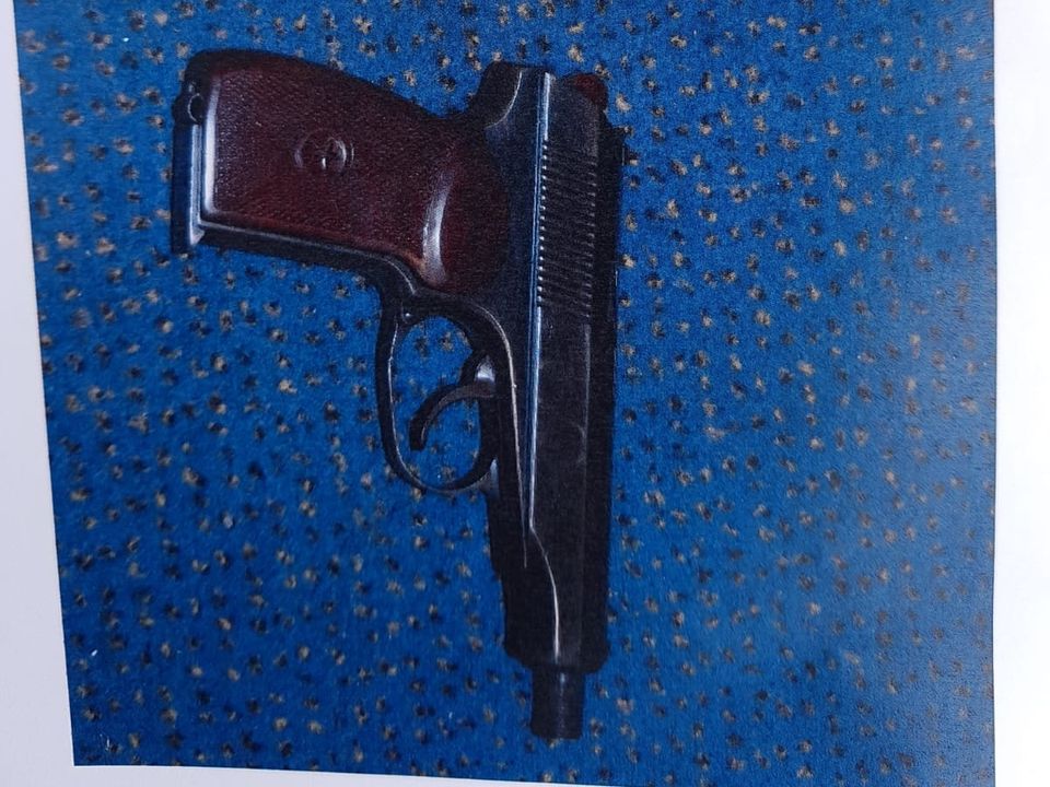 Saunders had a pistol with eight blank rounds