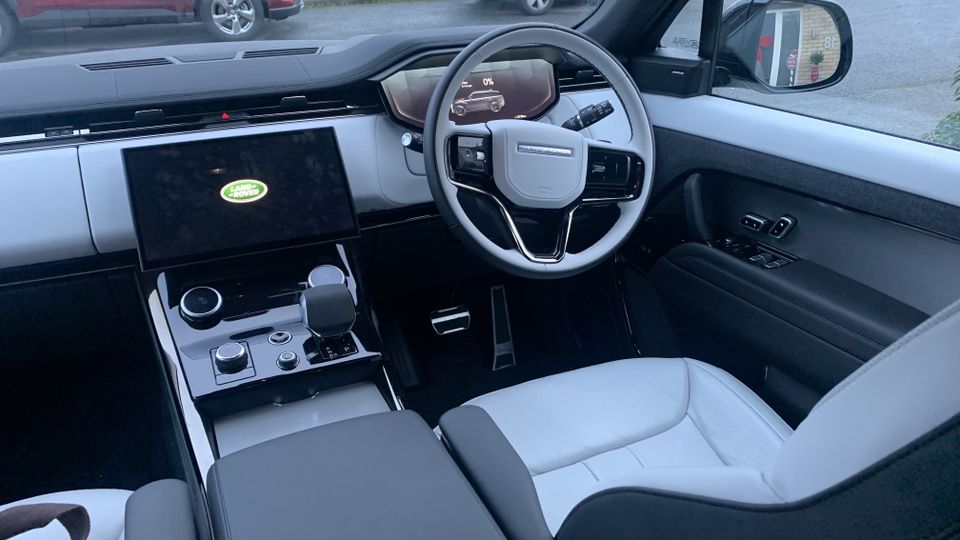 The Range Rover Sport PHEV interior