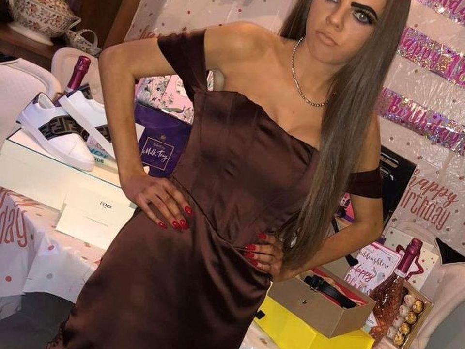 Lisa Cash (18)