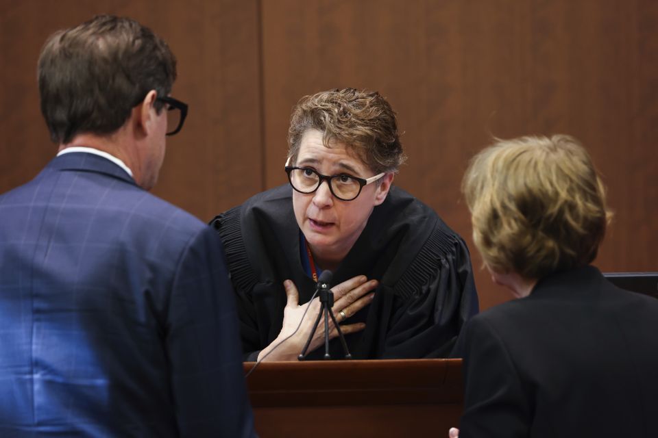 Judge Penney Azcarate speaks in the courtroom (Evelyn Hockstein/Pool Photo via AP)