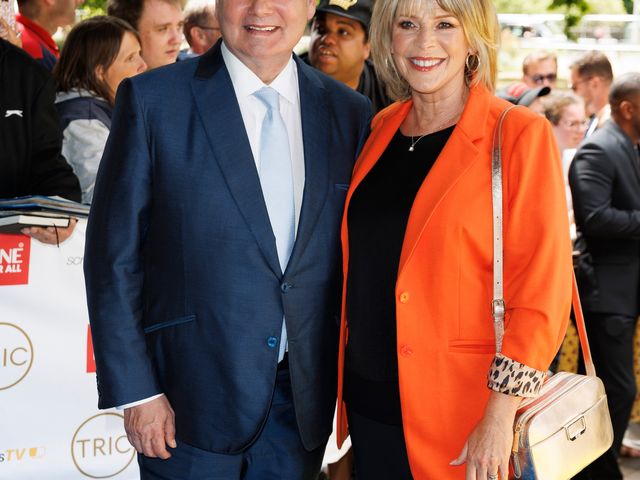 Eamonn Holmes Breaks Silence Following Divorce Announcement With Wife ...