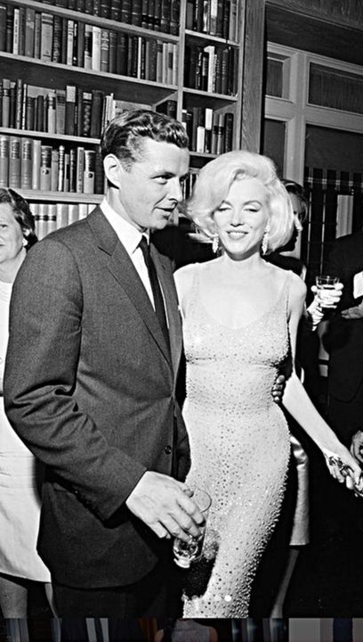 Marilyn Monroe in the same dress