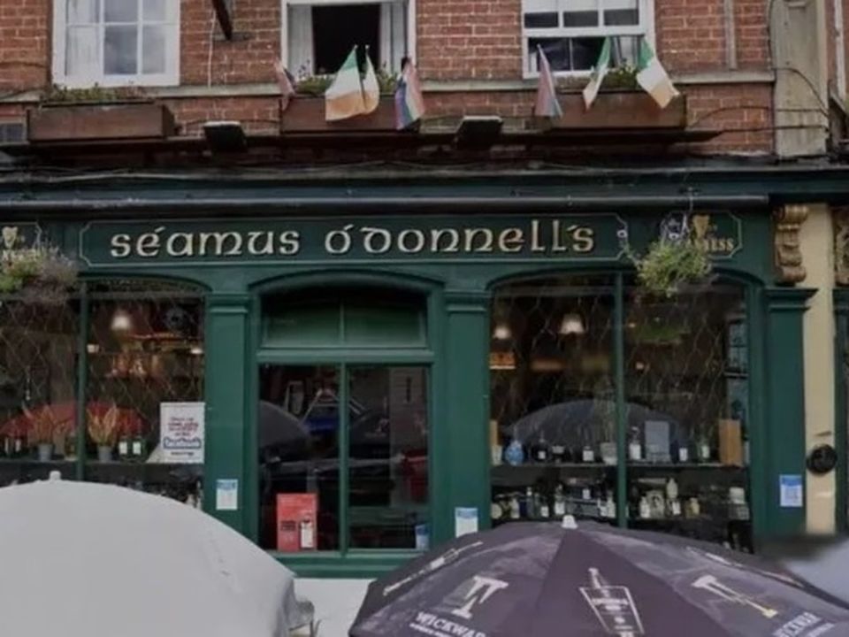 El incidente ocurrió afuera del pub Seamus O'Donnell en Bristol.  Imagen: Google