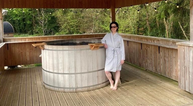 Deirdre about to take the plunge in one of the resort's outdoor hot tubs