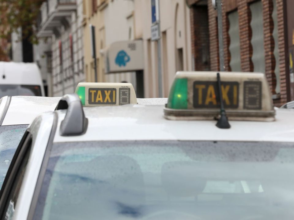 Turista irlandés borracho multado con 20.000 euros después de que un taxista se rompiera las costillas en un ataque en Canarias