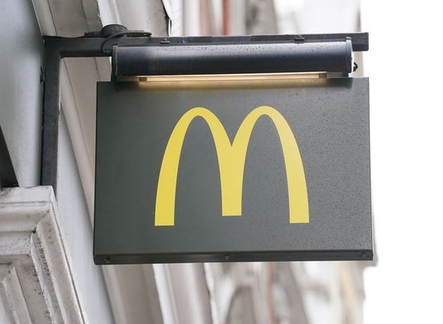 McDonald’s worker who said putting sauce on burgers caused injury loses €60k claim