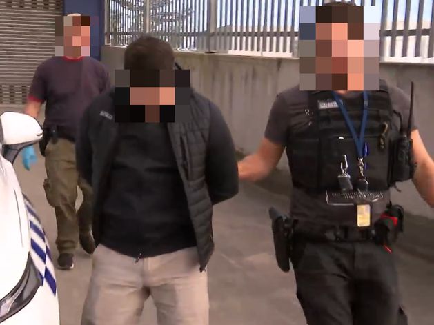 Cinq suspects d’un gang de braqueurs irlandais ont été arrêtés à Melbourne après s’être fait passer pour des touristes