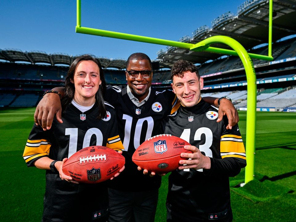 Former Pittsburgh Steelers quarterback Kordell Stewart who played in Croke Park in 1997, alongside Kerry All-Ireland winner and Steelers fan Paudie Clifford and Dublin GAA legend and NFL fans Hannah Tyrrell. Photo: Brendan Moran/Sportsfile