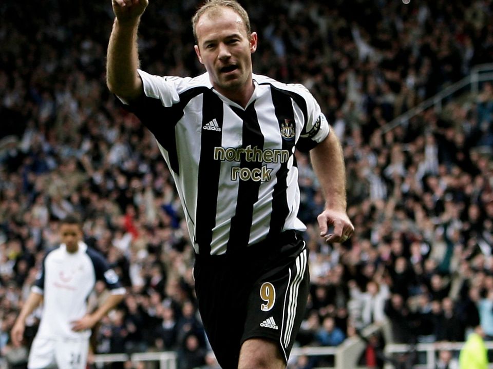 NEWCASTLE, ENGLAND - APRIL 1: Alan Shearer of Newcastle celebrates his goal during the Barclays Premiership match between Newcastle United and Tottenham Hotspur at St.James' Park on April 1, 2006 in Newcastle, England. (Photo by Matthew Lewis/Getty Images)