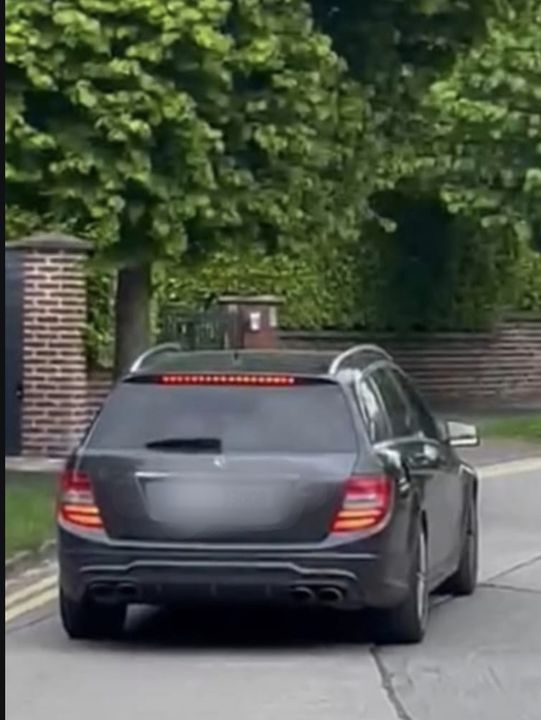 The targeted gang are the same crew who are suspected of using a stolen Mercedes to target luxury homes in south Dublin in recent weeks.