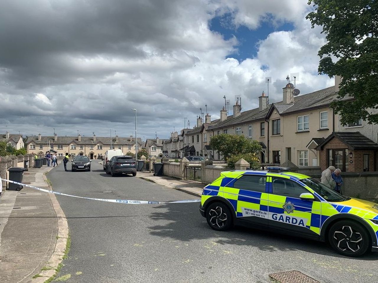 St Finian's Park: Army bomb squad remove device from estate in Drogheda ...