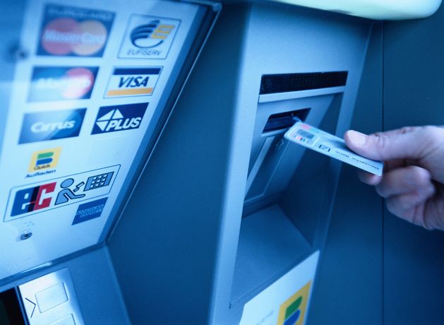 Three men arrested after €90,000 ‘blocked’ at ATMs in Dublin and Meath