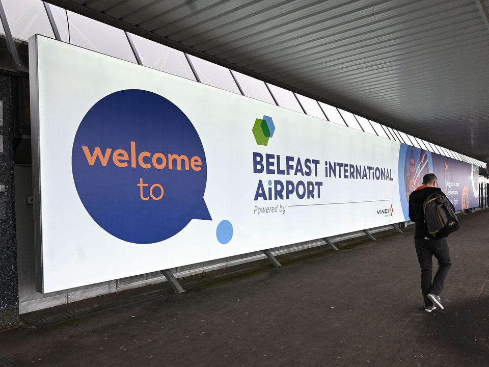 Pacemaker Press 16/03/2020 El aeropuerto internacional de Belfast está tranquilo el lunes A medida que continúa el brote de coronavirus, las aerolíneas han cancelado varios vuelos desde Belfast.  Beck Colm Lenaghan/marcapasos