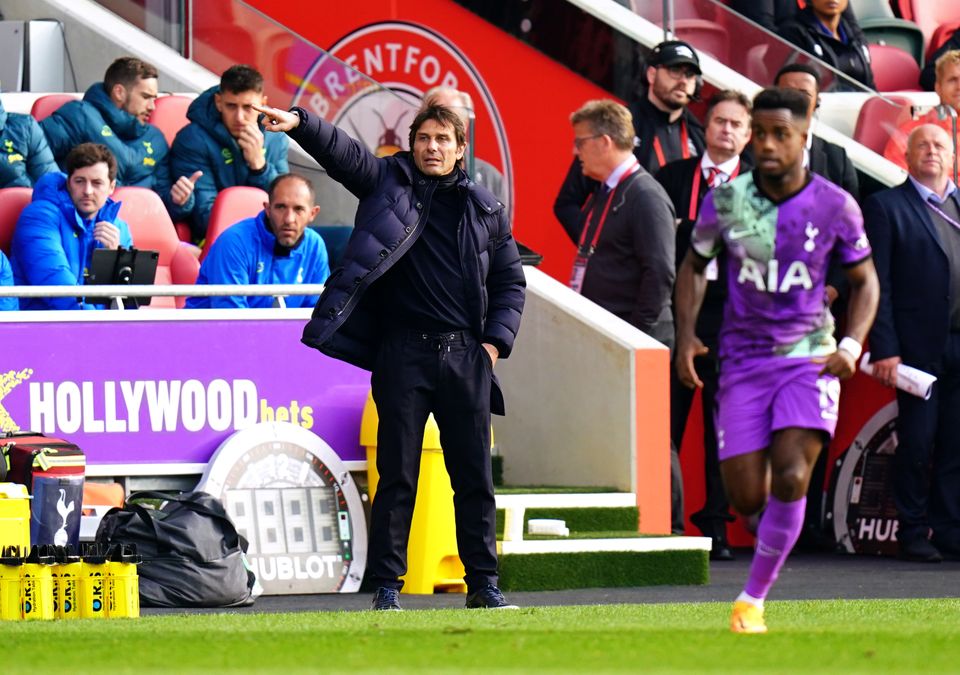 Antonio Conte, left, gives instructions to his Tottenham team (Adam Davy/PA)