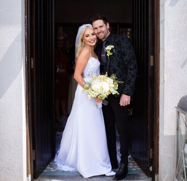Cliona and Simon outside the church in Athlone (Pic: Instagram)
