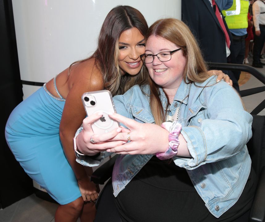 Ekin-Su greets a fan