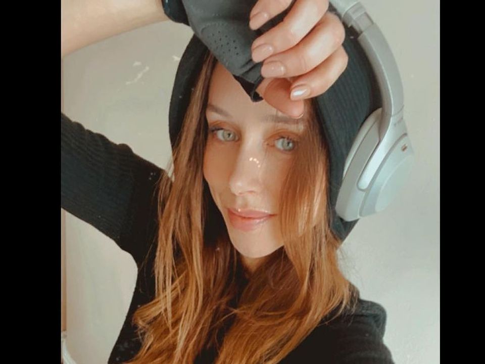 Una shared a post-workout selfie on Sunday (Una Healy/Instagram)
