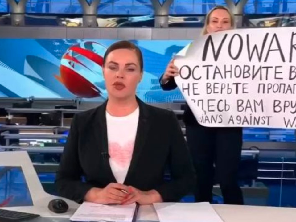 Ms Ovsyannikova stages her live TV protest