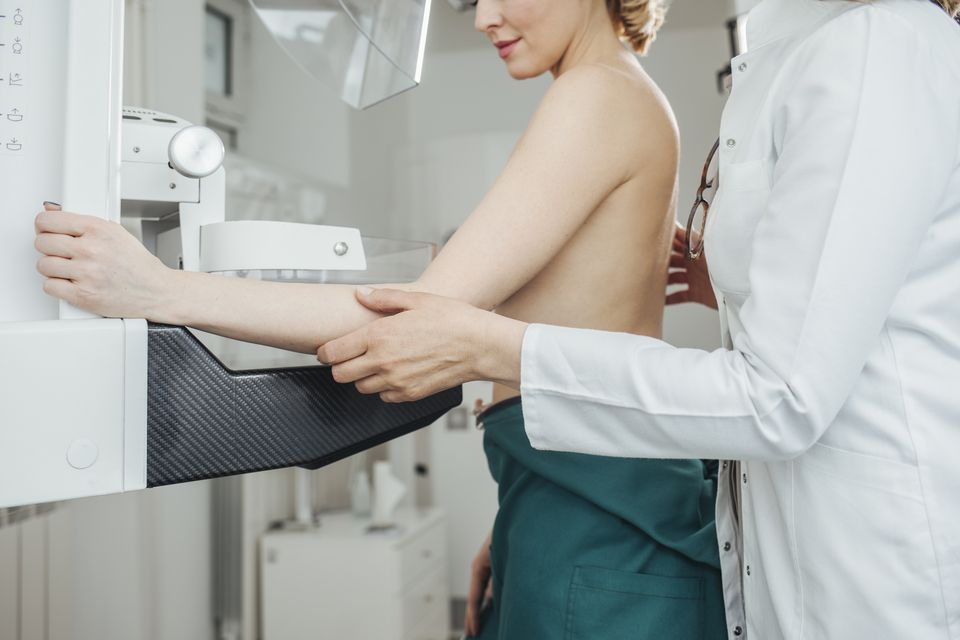 A woman having a mammogram breastcheck
