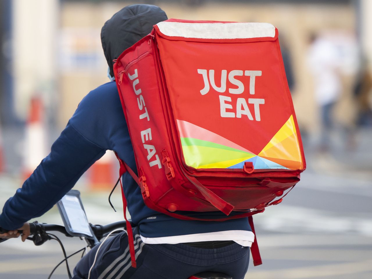 my-income-as-a-food-delivery-driver-in-switzerland-just-eat-uber