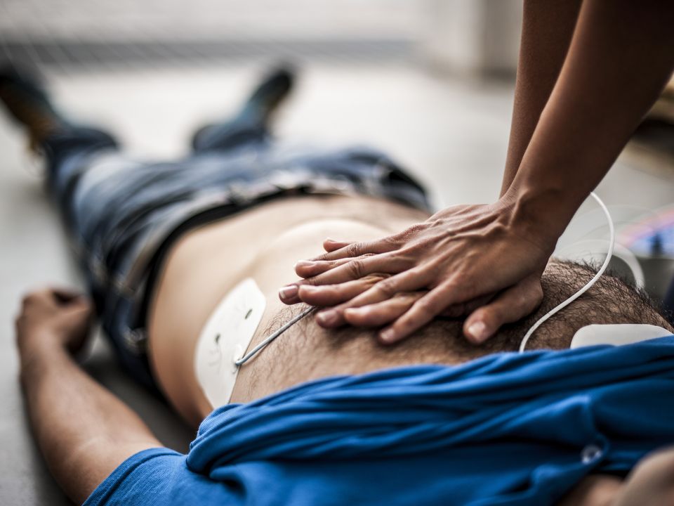 CPR training. Photo: Stock