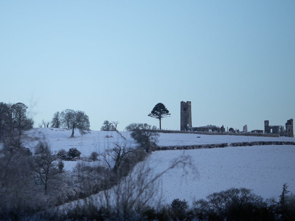 Snow on the hill of Slane.
Picture By David Conachy.