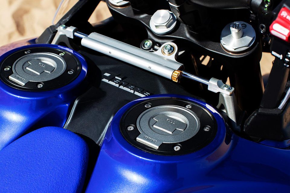 A dual side-mounted fuel tank set-up gives a 23-litre fuel capacity and up to 500km range