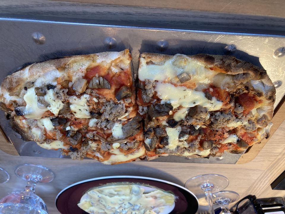 Pinsa Romana pizza