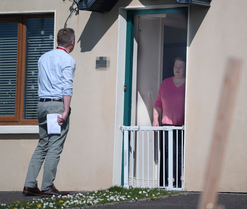 Reporter Patrick O’Connell confronts Murphy at her home