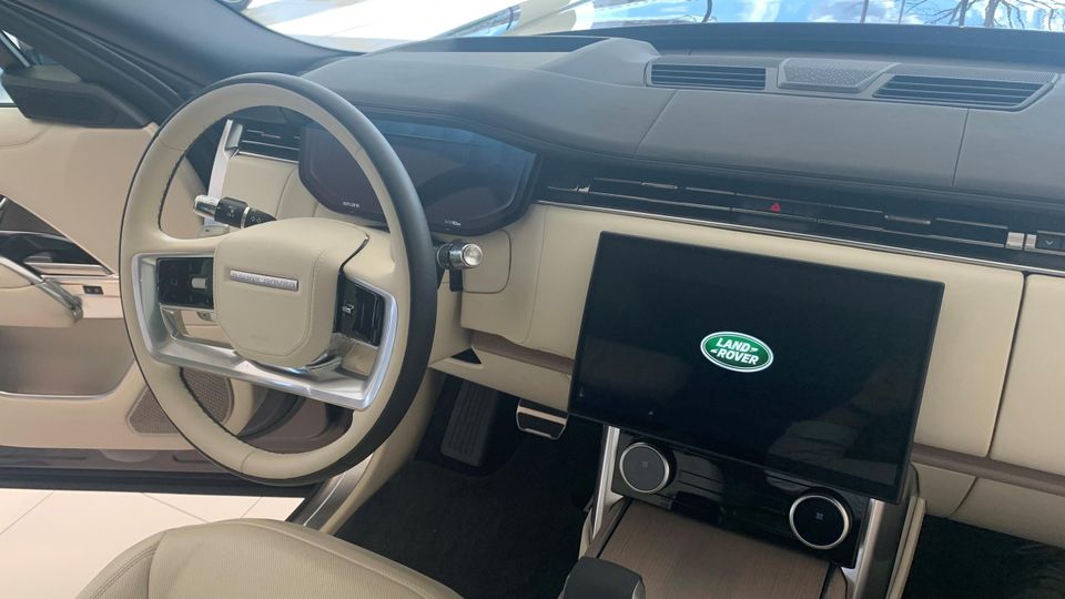 New Range Rover interior