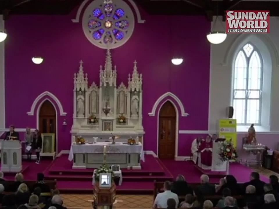 Daniel O'Donnell sings 'Here I am, Lord' at sister Kathleen's funeral ...