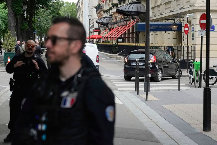 ‘Several million euros’ worth of jewellery taken in armed heist at luxury Paris boutique