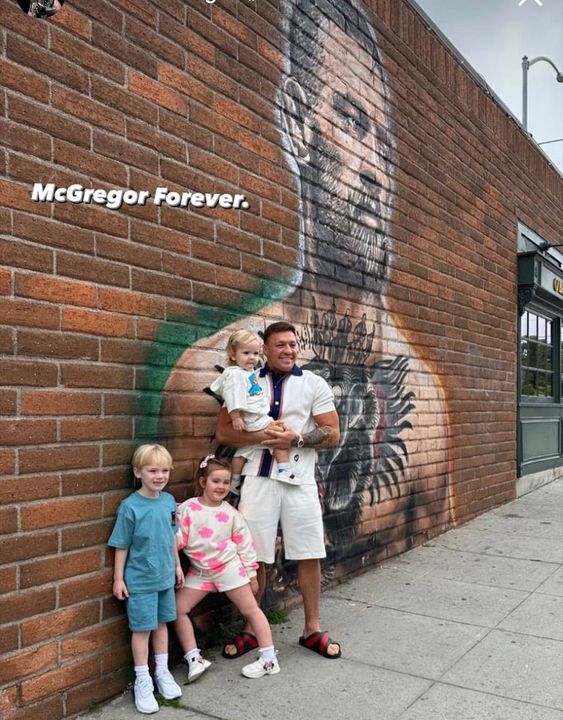 Conor and family view the mural at Willy O’Sullivan’s Santa Monica bar
