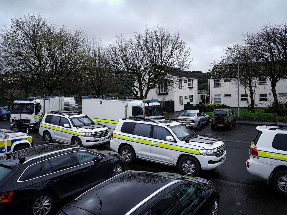 Army Bomb Disposal units arrive at the scene of the search in Derry (Photo by Aodhan Roberts)