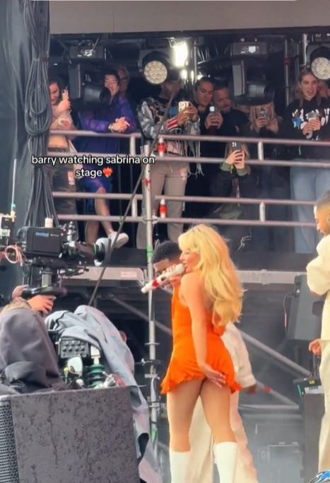 Barry Keoghan watching Sabrina Carpenter perform at BBC Radio 1’s Big Weekend. Photo: TikTok/j3ss1caa.p