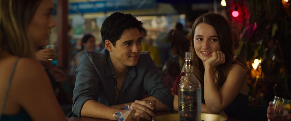Gede (Maxime Bouttier) and Lily (Kaitlyn Dever) in Ticket to Paradise