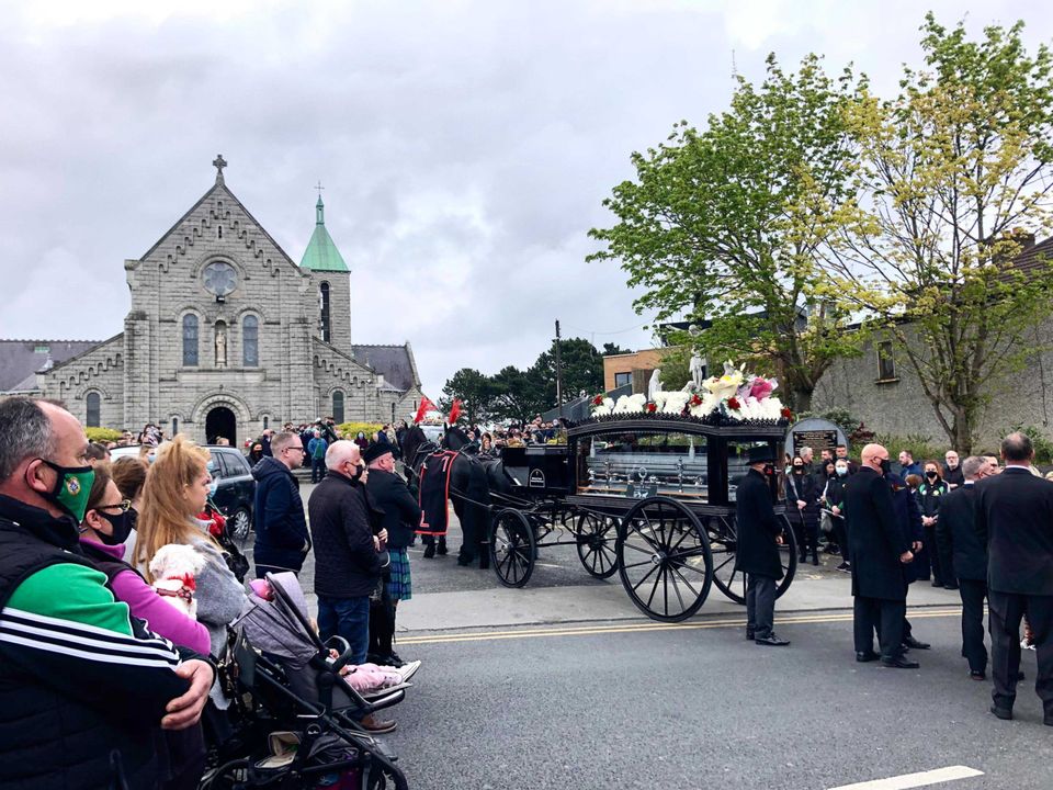 The coffin of Jennifer Poole arriving for her funeral at Saint Canice's Church, Finglas Village. Photographer: Leah Farrell / RollingNews.ie